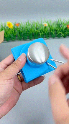 Anywhere Bottle folding flat in seconds